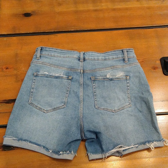 (Light Blue)Zenana Distressed Cuffed Raw Hem Denim Shorts - Picture 7 of 7